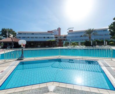 Adelais Bay 3*